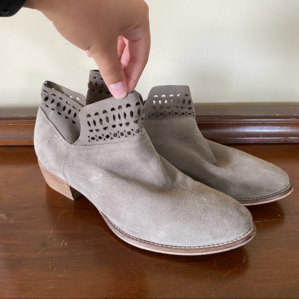 Seychelles Beige Lasercut Ankle Booties 2010s boho